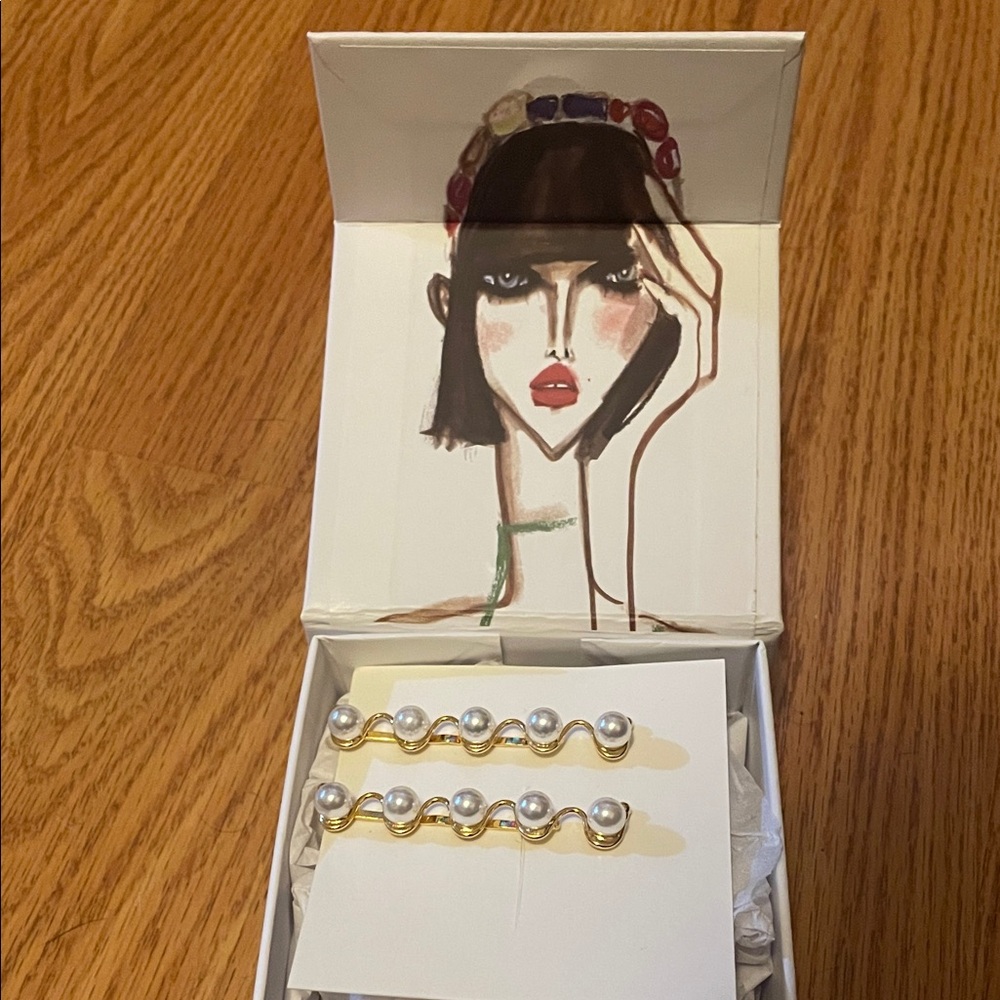 Elegant Pearl Hair Clips